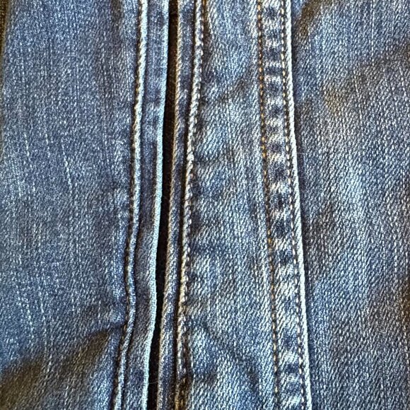 Levis Strauss Classic Denim Jacket - Picture 5 of 6